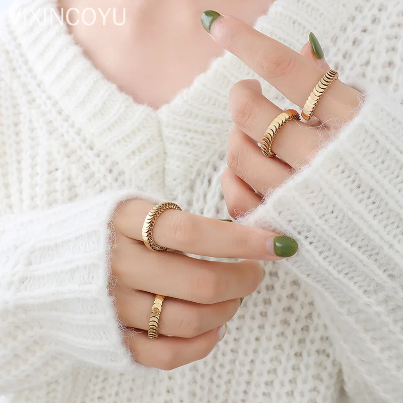 

Fashion Trend Light Luxury Blade Chain Ring Titanium Steel Gold Plated Creative Simple Jewelry Jewelry Temperament Ladies Ring