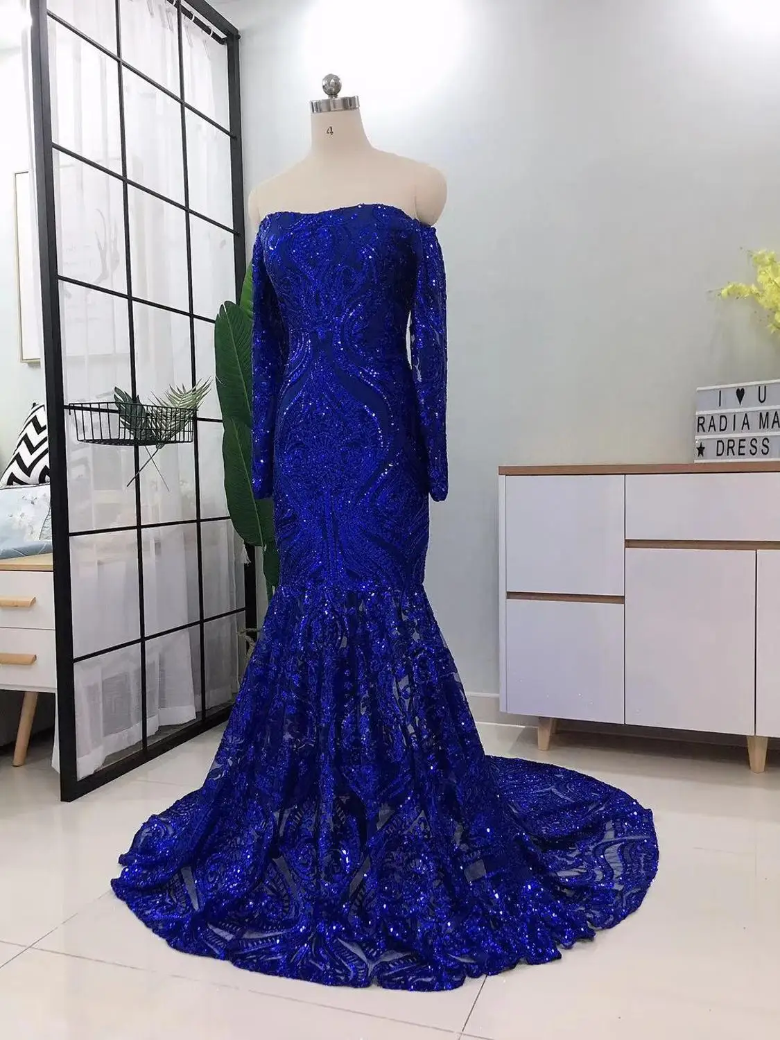 Женское платье с длинным рукавом серебристое платье-русалка модель 2021