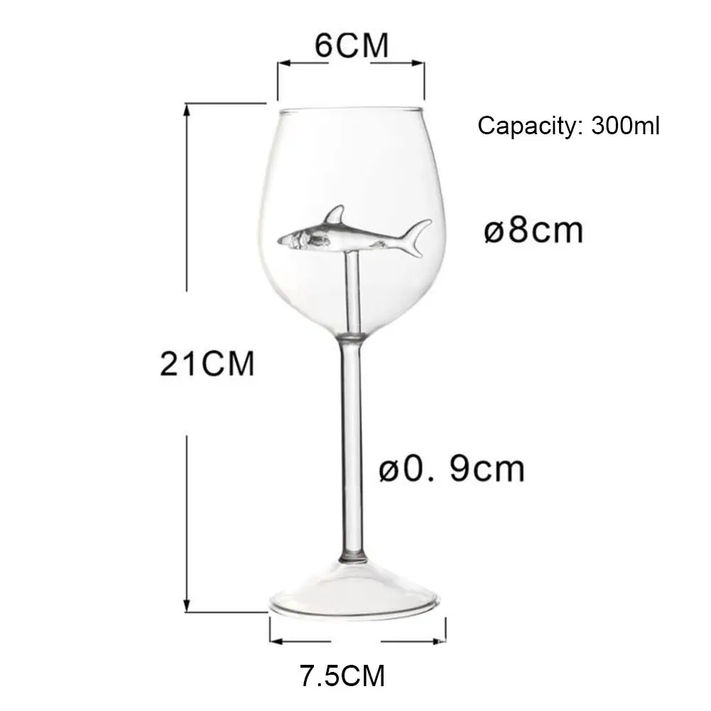 Красная чашка для вина на высоком каблуке с изображением акулы бессвинцовая