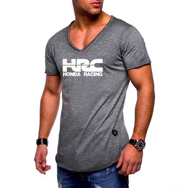 Мужская хлопковая футболка с коротким рукавом V-образным вырезом и логотипом
