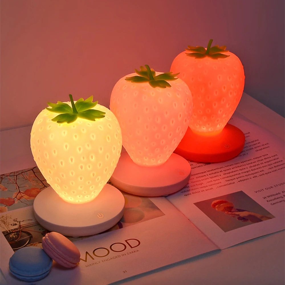 

Ночник в виде клубники, прикроватная декоративная силиконовая лампа с USB-зарядкой, детская атмосферная лампа для ухода за глазами, креативн...