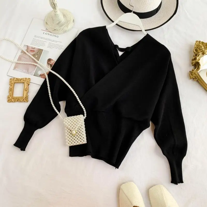 Knitwear female 2021 autumn new V-neck fashion bat sleeve sweater high waist thin knitted shirt back hole tops | Женская одежда