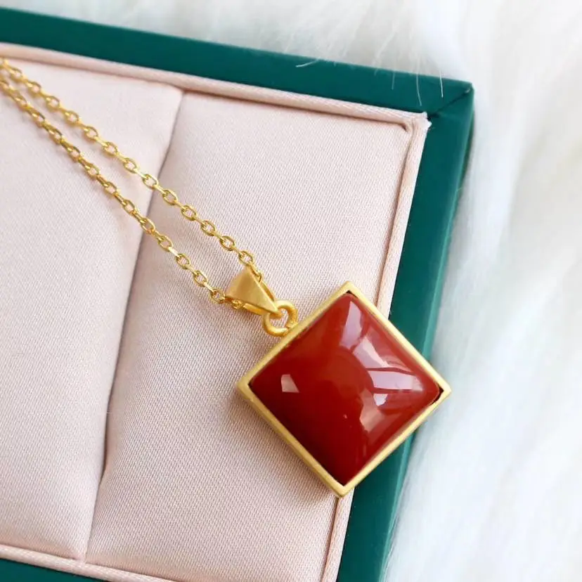 

New silver inlaid natural South Red Square Pendant Necklace Chinese court style small group design elegant women's brand jewelry