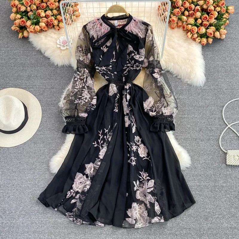 

Осеннее Новое приталенное шифоновое платье с высокой талией и вышивкой