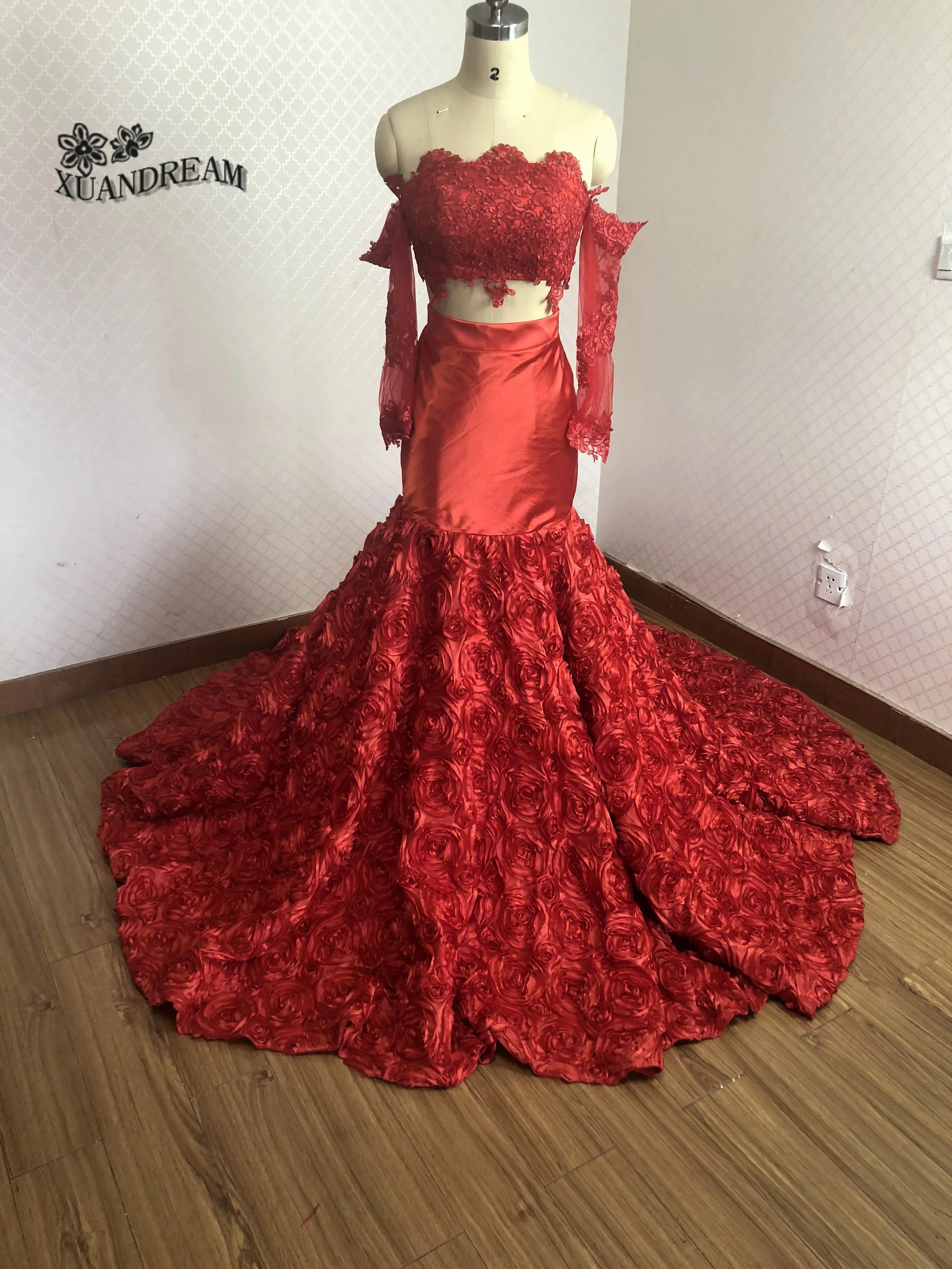 Женское длинное платье с длинным рукавом элегантное красное для выпускного