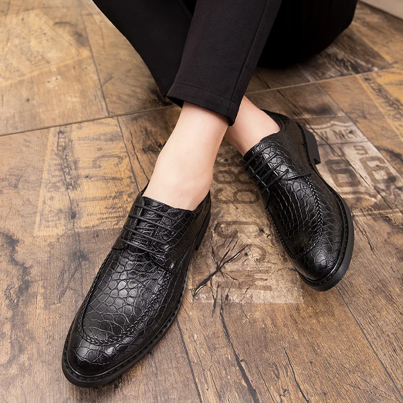 Туфли мужские кожаные оксфорды дышащие на шнуровке плоская подошва модные