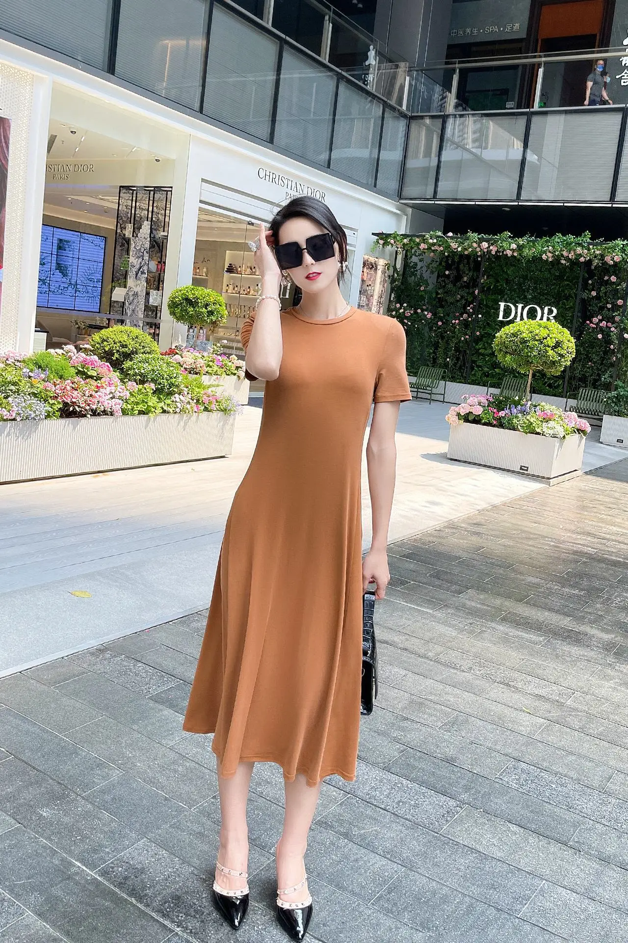 

Women's clothing 2021 summer new fashion adult temperament two color knitting style shows thin burnt sugar color