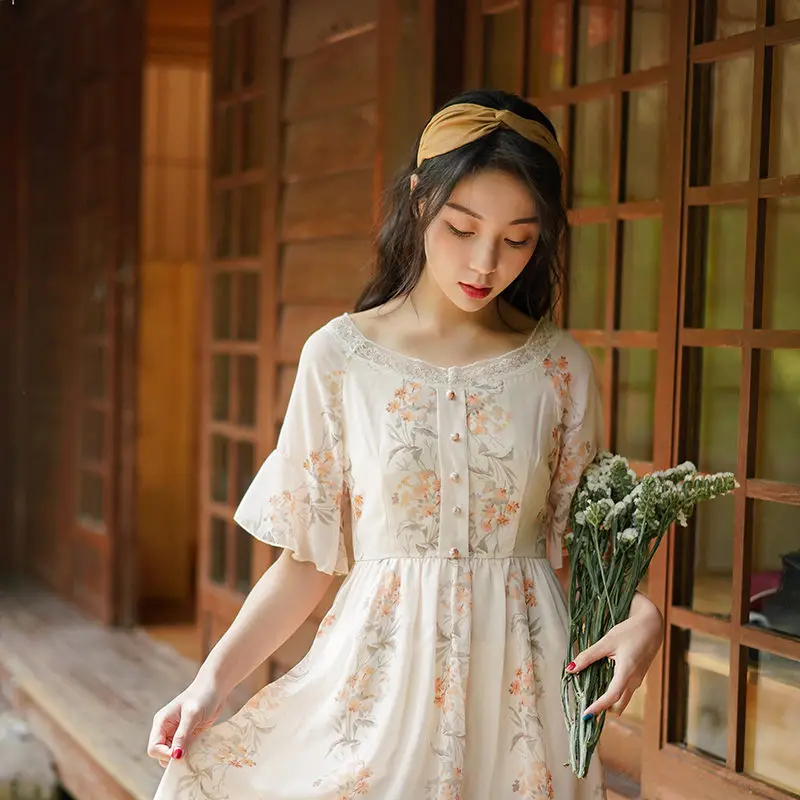 

Dress 2020 New French Style Retro Temperament Floral Chiffon Dress Summer Short Sleeve Square Collar Fashion Lady Vestidos r104