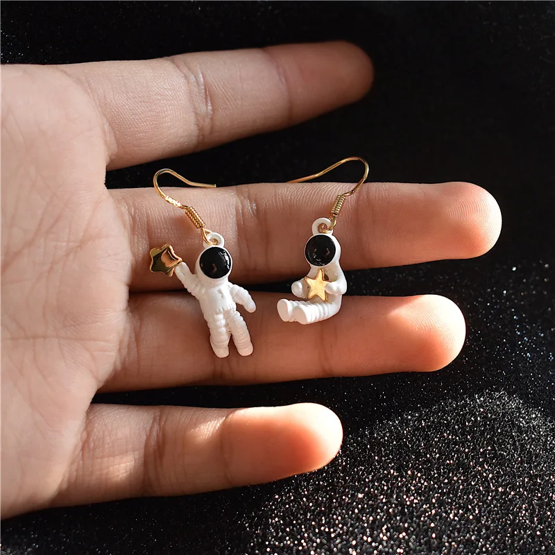 Super Cute Alloy Asymmetric Space Astronaut Earrings Creative Jewelry Dangel for women | Украшения и аксессуары