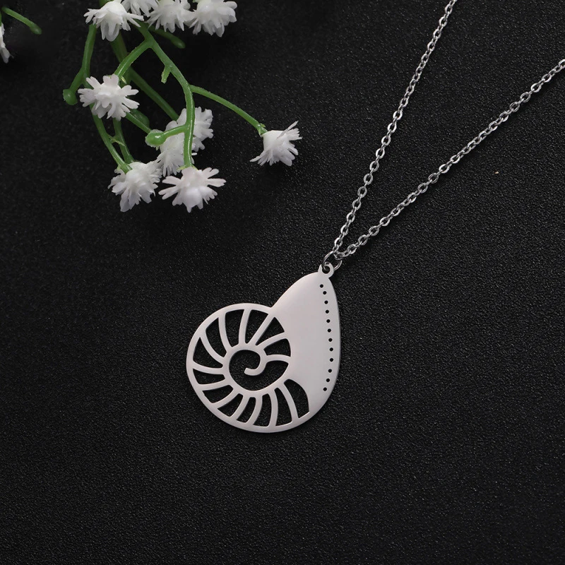 

Women's fashion clavicle chain simple conch pendant necklace stainless steel hollow necklace