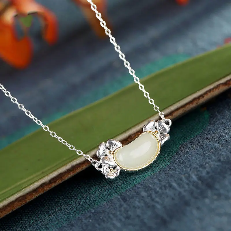 

2021 hot new style Inlaid Hetian Jade White Jade Oval Pendant Plum Vintage Female Clavicle Chain Necklace Pendant