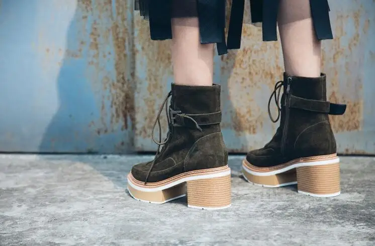Harga Sepatu Militer Punk Sepatu Bot Pergelangan Kaki Kulit Sapi Hak Persegi Sepatu Wanita Ujung Lancip Sepatu Bot Wanita D57