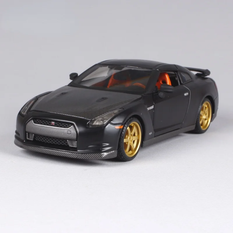 

2021 Best-selling 1:24 2009 Nissan GTR Sports Car Convertible Alloy Car Model Simulation Car Decoration Collection Gift Toy