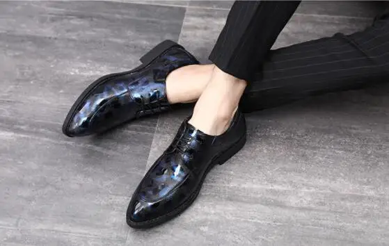 Туфли мужские из лакированной кожи оксфорды заостренный носок на шнуровке