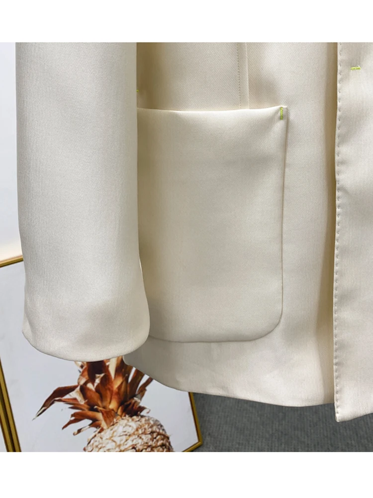 

Free shipping Pure color, bright thread decoration, sexy V-neck, loose mouth, blazer, ladies' autumn new style, all-match top
