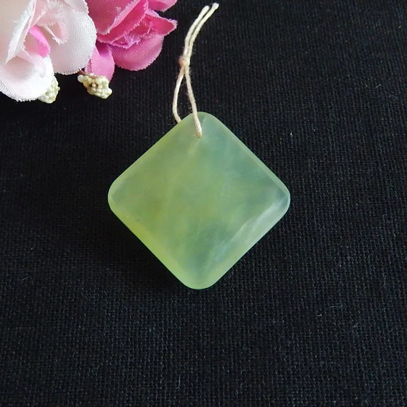 

Jewelry Gift Gem Customized,Carved flower Nephrite Jade fashion women Pendant 26x10mm,10g
