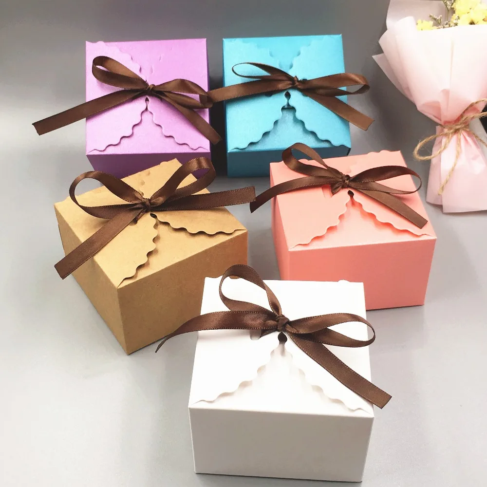 

12Pcs/Lot Two Size Handmade Candy Color Kraft Paper Boxes For Children Teens Candy Creative Gifts Container Boxes With Ribbons