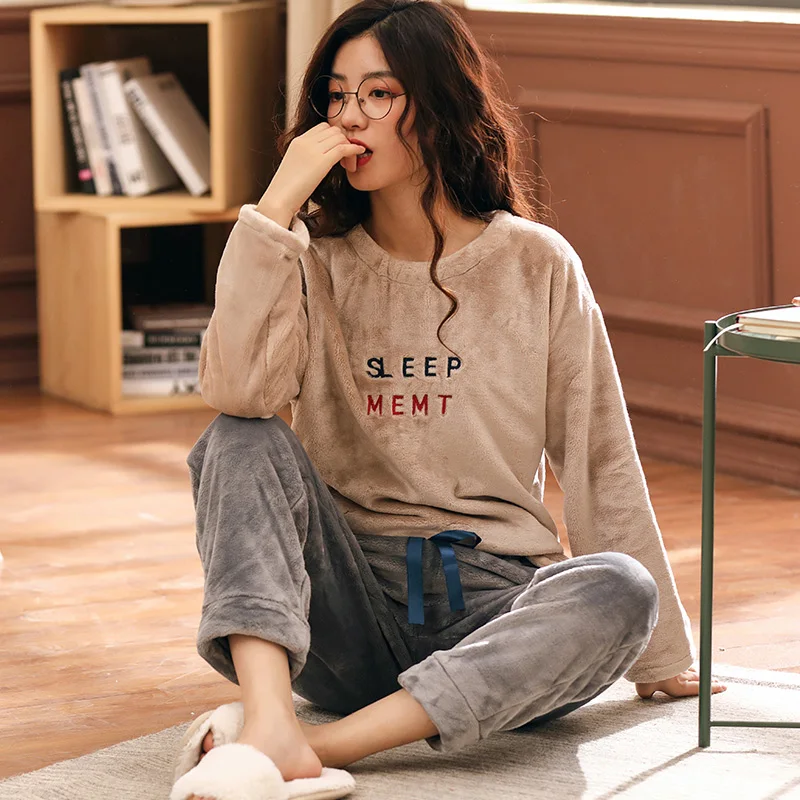 

Autumn Winter Thick Warm Female Coral Fleece Pyjamas Women Flannel Pajamas Set Long Sleeve Casual Soft Ladies Sleepwear Suit