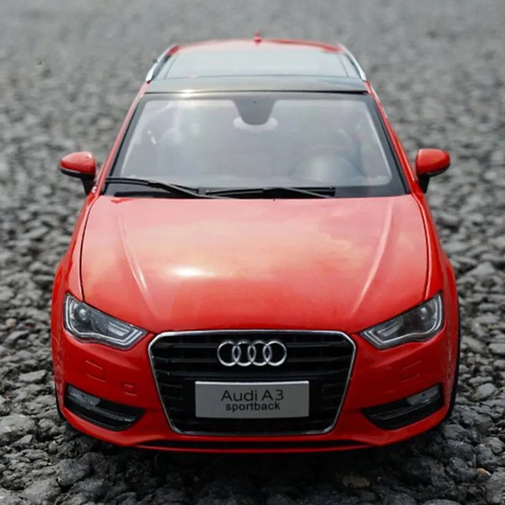 Оригинальный авторизованный подлинный сплав 1/18 масштаб Audi A3 Sportback красный литье