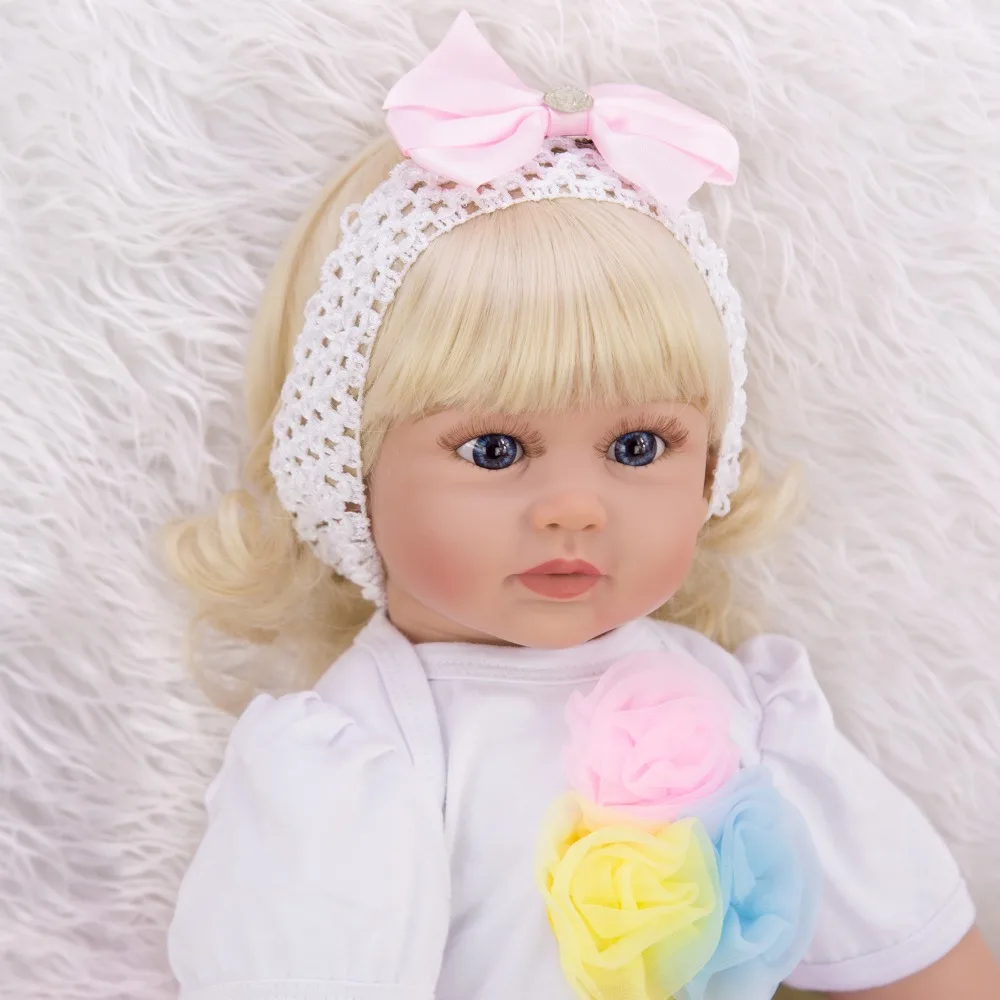 

very soft cotton Reborn Baby Doll Toy Lifelike silicone Princess Babies with mini giraffe toy Girl Toy Kids Dress Up Doll plush
