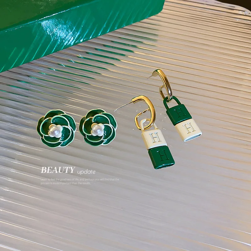 

2022 new unusual green whirlpool shape pearl Earrings for woman exquisite fashion jewelry party luxury accessories Earrings