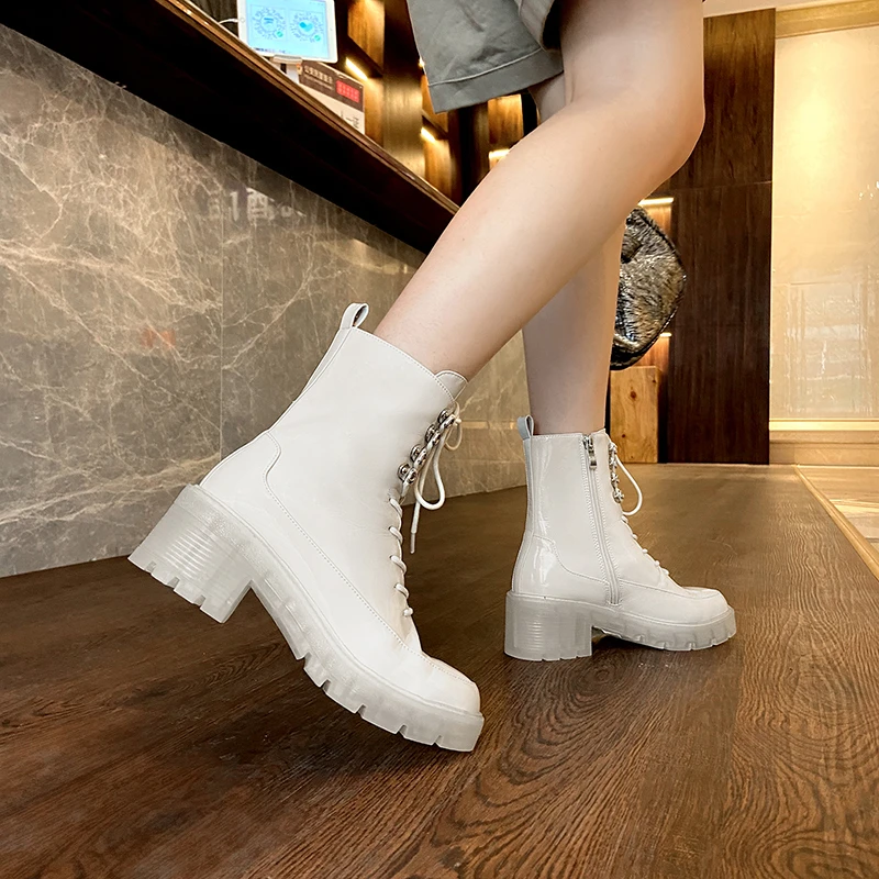 

VERCONAS Women Outdoor Ankle Boots Autumn Winter Warm Martin Boots New Casual Patent Leather Fashion Lace-Up Short Boots Woman