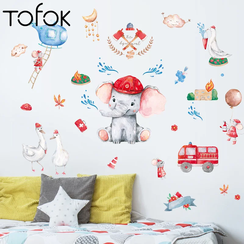 

Наклейки на стену в виде мультяшных животных