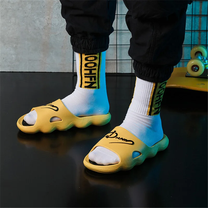 

2021 Summer New Arrival Non-slip Bathroom Slides Flops Couples Unisex Platform Slippers Home Men Slippers Solid Color Shoes