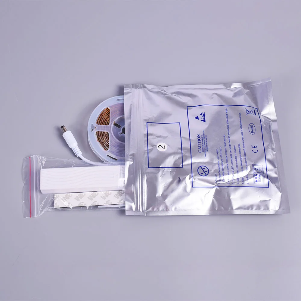 Комплект светодиодной ленты с датчиком движения питание от батарейки для