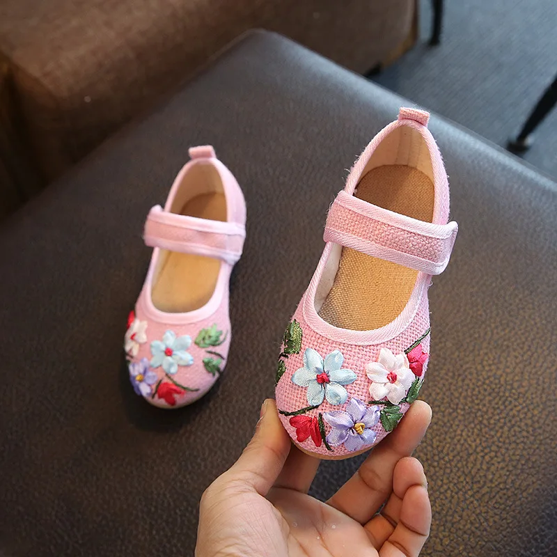 

New Fashion Products Old Beijing Cloth Shoes Hanfu Shoes Chinese Style Performance Shoes Embroidered Shoes Girls Princess Shoes