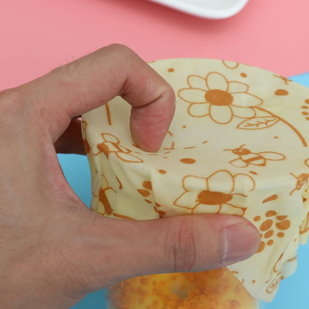

3 Pcs Organic Cotton Fabric Reusable Honey Beeswax Food Preservation Cloth with 3 Different Sizes (Little Bees)