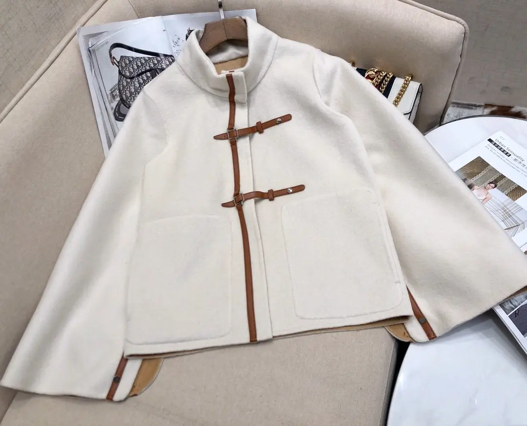 

Ladies 2021 New High Quality Fashion Long Sleeve Stand Collar Double Face Cashmere Patchwork Leather Cape Coat 1107