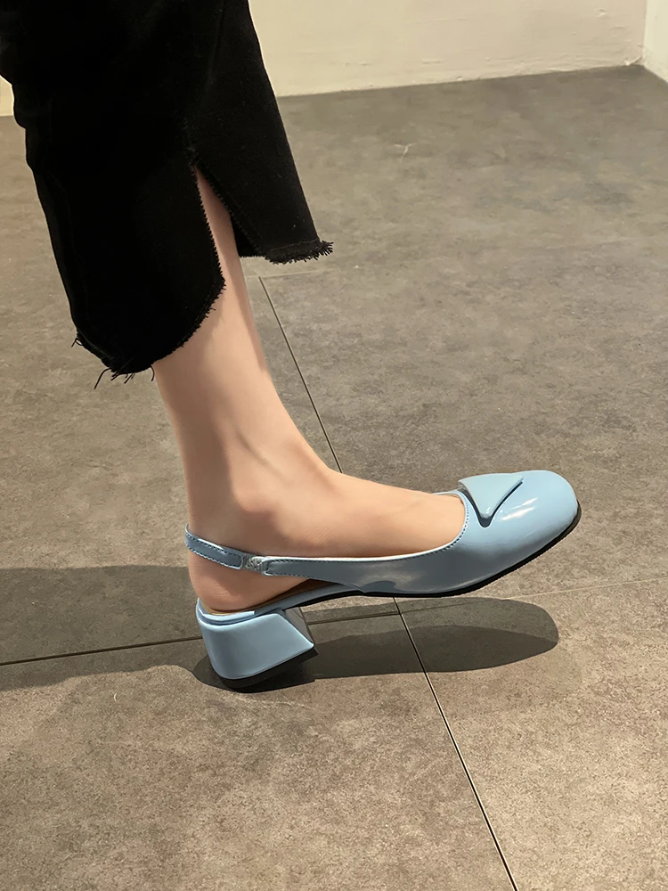 

Сандалии женские на каблуке, удобные универсальные туфли с закрытым носком, толстые квадратные, в стиле ретро, бежевые, средний размер 20, для...