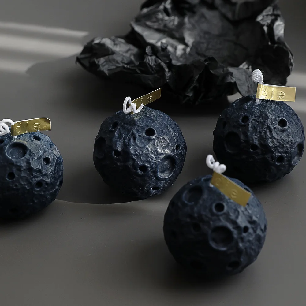 

Creative house decorations moon scented candles ins home decoration accessories for living room souvenirs candles for home decor