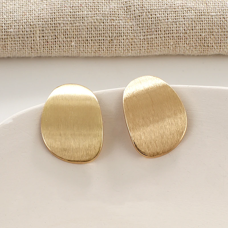 

AENSOA Vintage 2020 New Fashion Gold Color Metal Drop Earrings for Women Trendy Simple Knot Twist Statement Earrings Jewelry