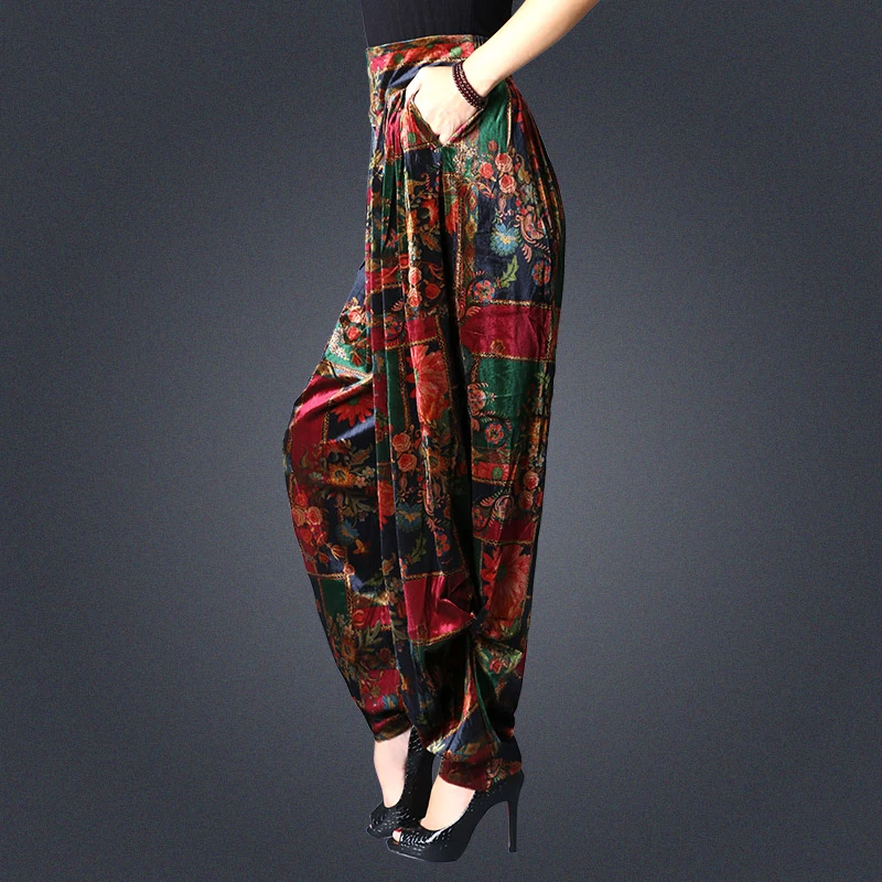 Брюки женские с эластичным поясом свободные бархатные штаны-султанки широкими