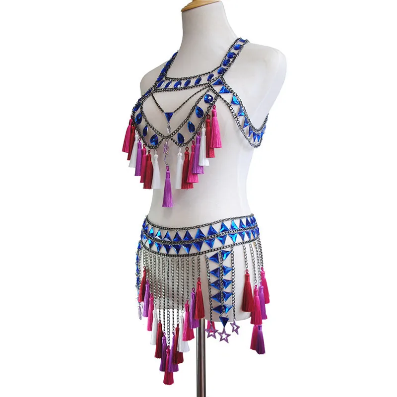 Комплект из двух предметов с блестящими драгоценными камнями и кисточкой