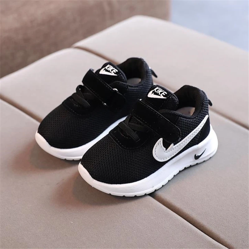 Туфли для девочек и мальчиков мягкая подошва дышащие модная повседневная обувь