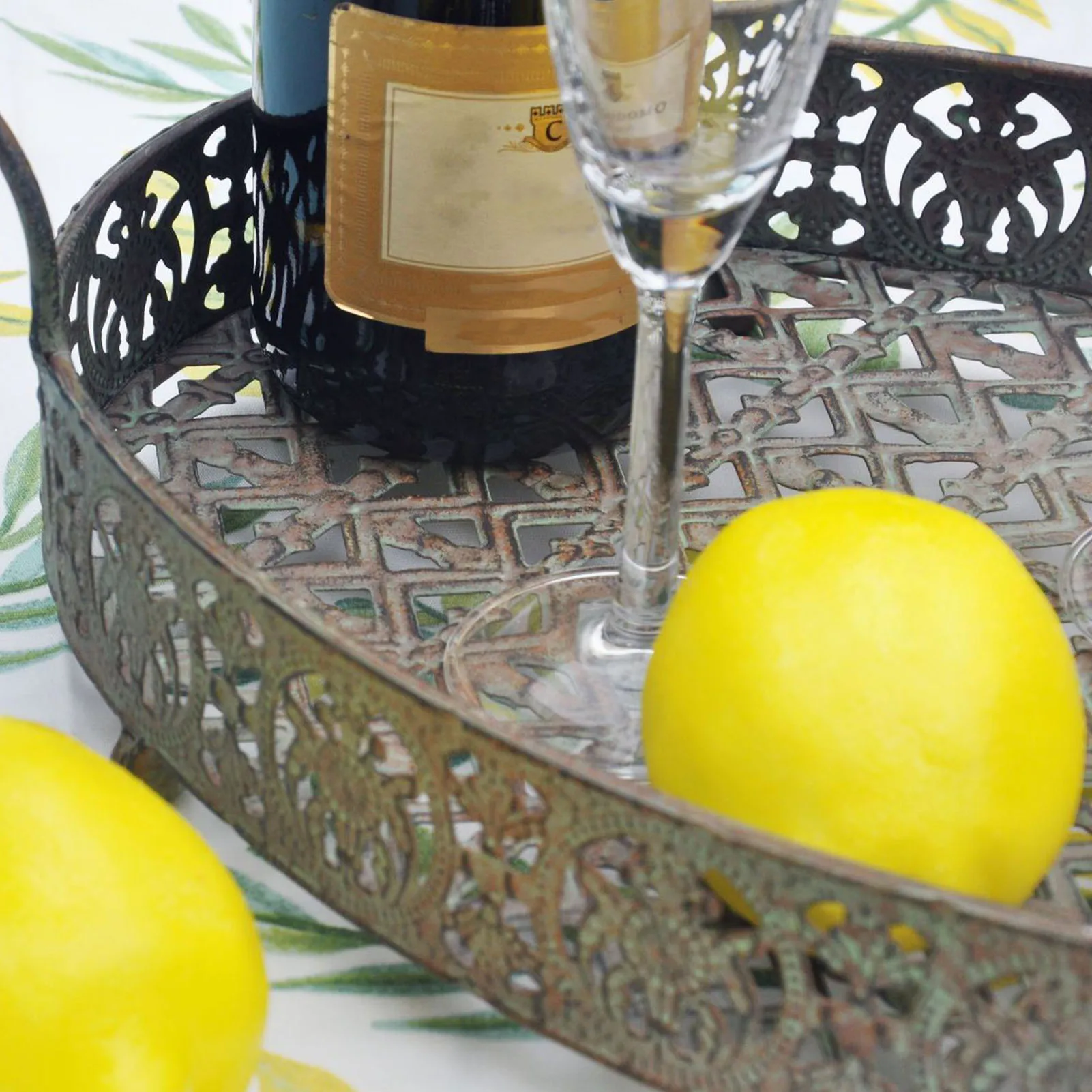 

Decorative Outdoor Tray French Rustic Vintage Fruit Serving Tray Wedding Party Decoration Tray Metal Decorative Tray