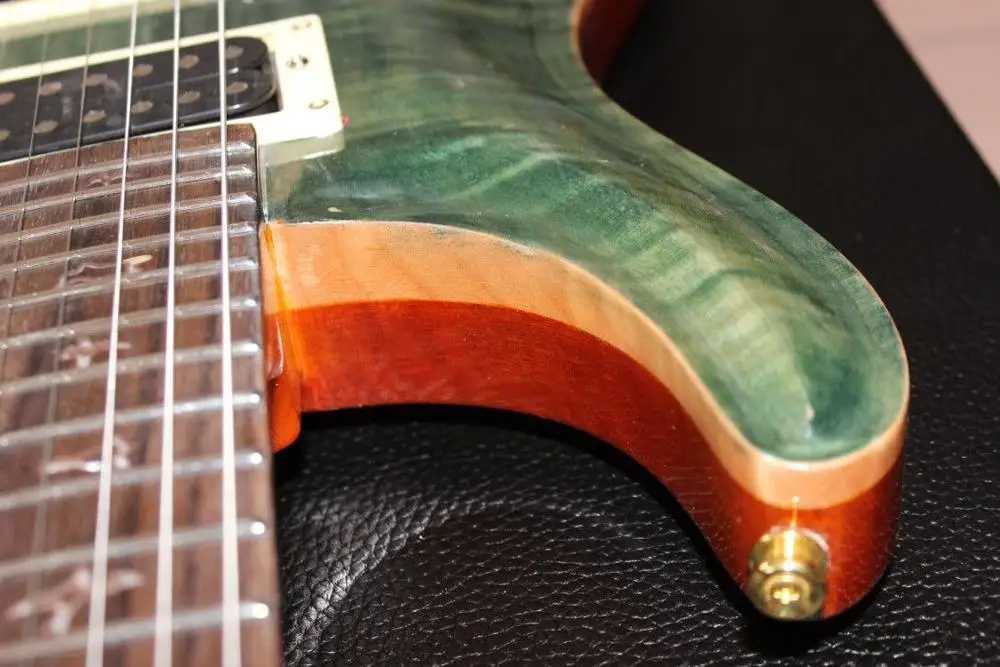 Электрическая гитара с футляром. Зеленый Цвет Тигр Пламя Топ гитары. Ручной