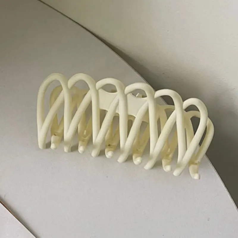 

Elegant Matte Geometric Big Hair Claw Clip Women Girls Hair Accessories French Hollow Out Shaped Hairpins Hairgrip Ponytail Clip