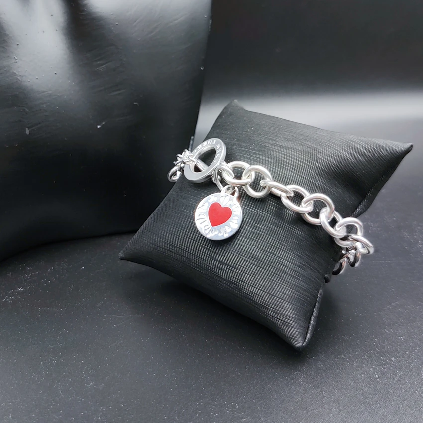 

1:1 925 Sterling Silver Pin Buckle Bracelet For Women Engraved Classic Heart Pattern Round Tag Light Luxury Couple Jewelry Gift