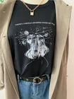 HAHAYULE-JBH есть целый Вселенной внутри свой ум Для женщин Искусство футболка с рисунком Tumblr милый эстетический гранж черный футболка 90s