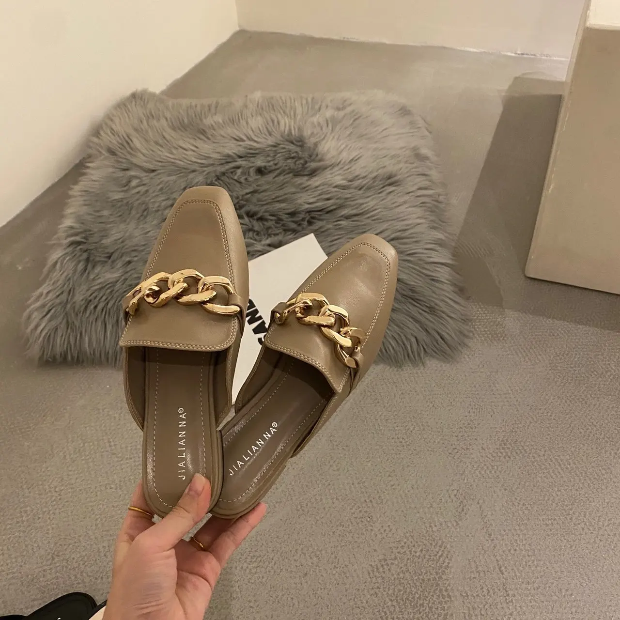 

Female Shoes Loafers Slippers Flat Slides Low Cover Toe Fashion 2021 Soft Luxury PU Rome Basic Fabric Rubber Square heel