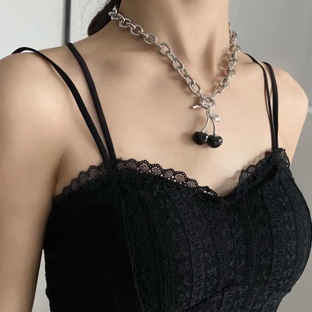 

2020 New Retro Punk Sweet Cherry Necklace Gothic Girl Pendant Metal Clavicle Chain Party Jewelry Gift