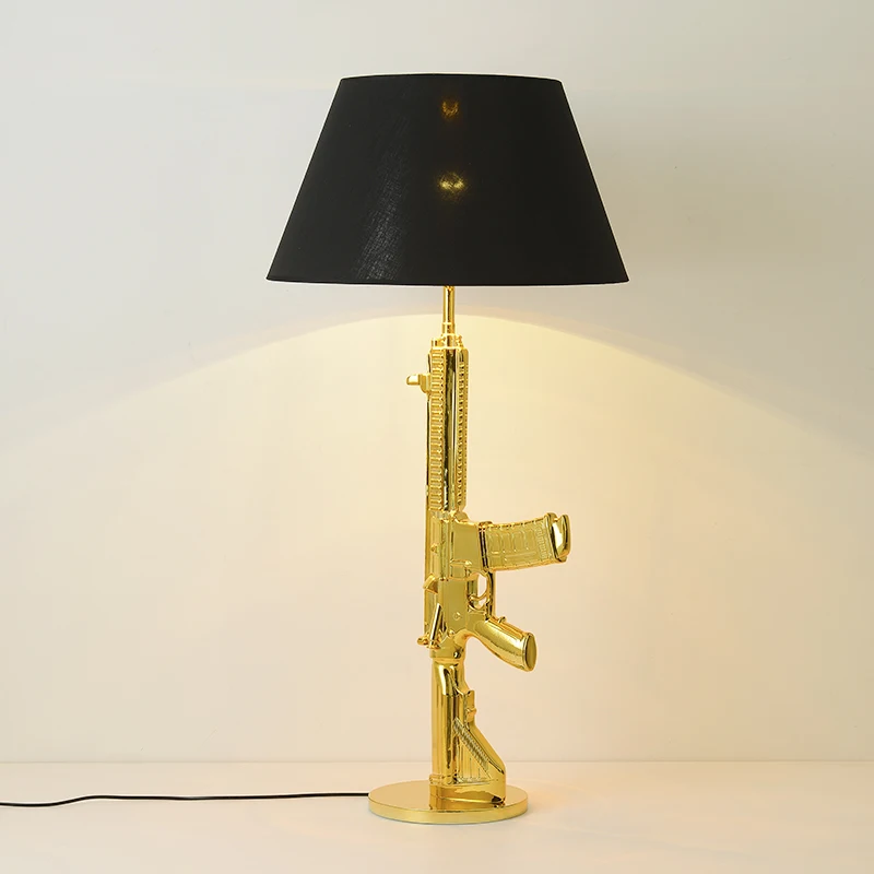 Постмодернисветильник Серебристая и Золотая осветительная лампа AK47 в