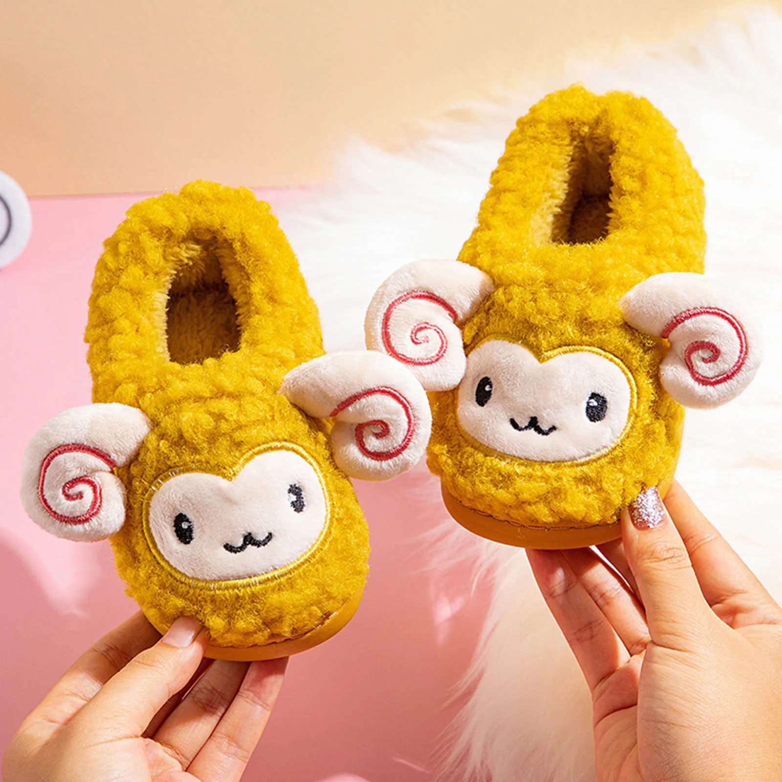 

Детские Мультяшные шерстяные домашние тапочки, сохраняющие тепло хлопковые лыжные туфли, хлопковая обувь для мальчиков и девочек, мультяшн...