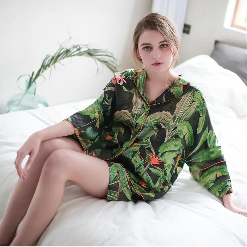 

Ice silk Pajama women's summer suit thin two piece short sleeve fashion printed silk can be worn outside home loose clothes
