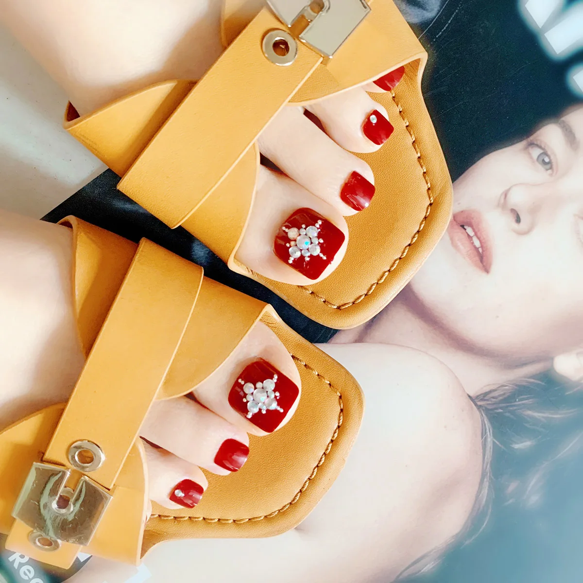 

24pcs Red Fake Nails Full cover Foot Nails Glue DIY Manicure Nail Art Tools