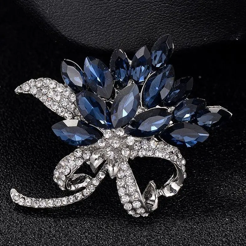 Brooch pin Woman's elegant flower shape and blue crystal rhinestone jewelry Fancy corsage brooch Decoration for clothes | Украшения и